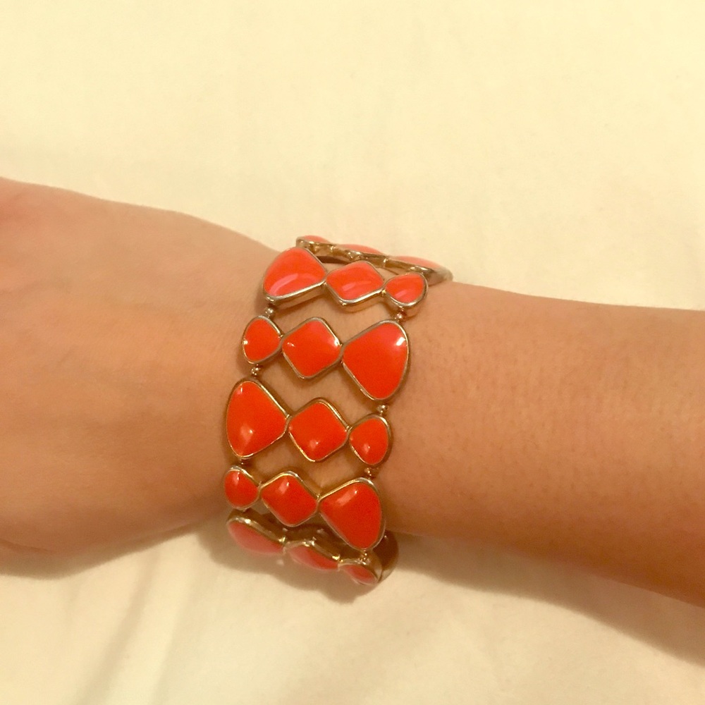 Cache bracelet stretchy